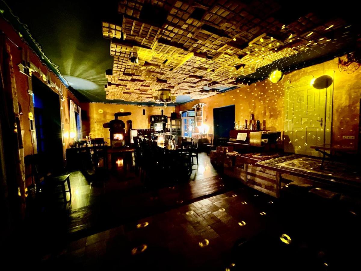 Haraburdi Recyclart Hotel Kostelec nad Orlici ภายนอก รูปภาพ