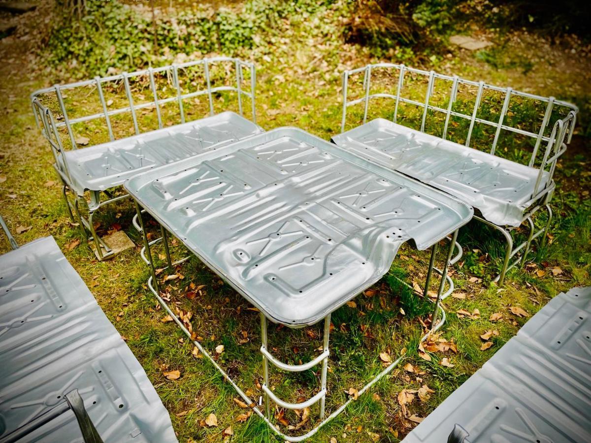Haraburdi Recyclart Hotel Kostelec nad Orlici ภายนอก รูปภาพ