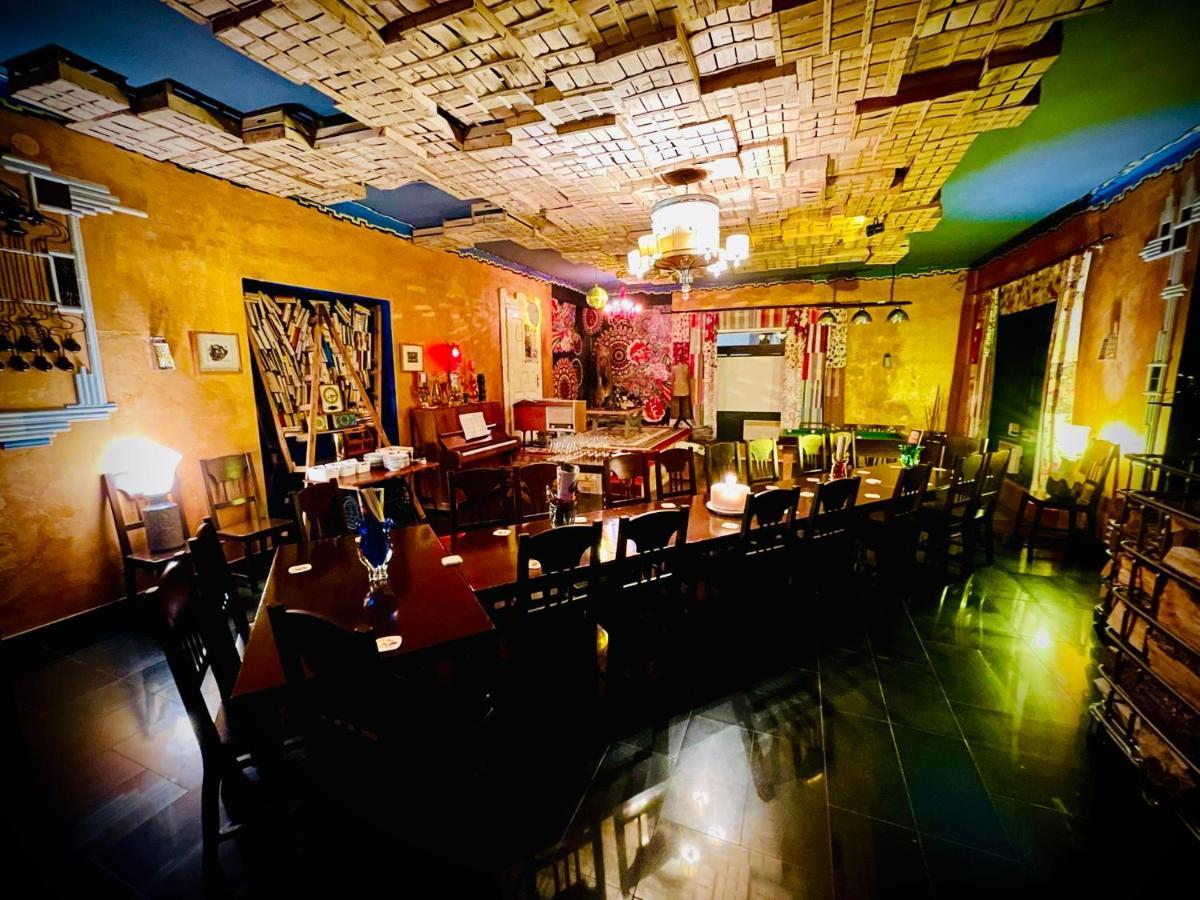 Haraburdi Recyclart Hotel Kostelec nad Orlici ภายนอก รูปภาพ